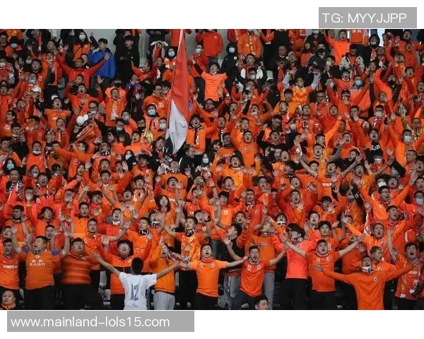 国足惨败泰国五球失利引发球迷热议与反思